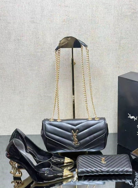 Sac et chaussures et portefeuille