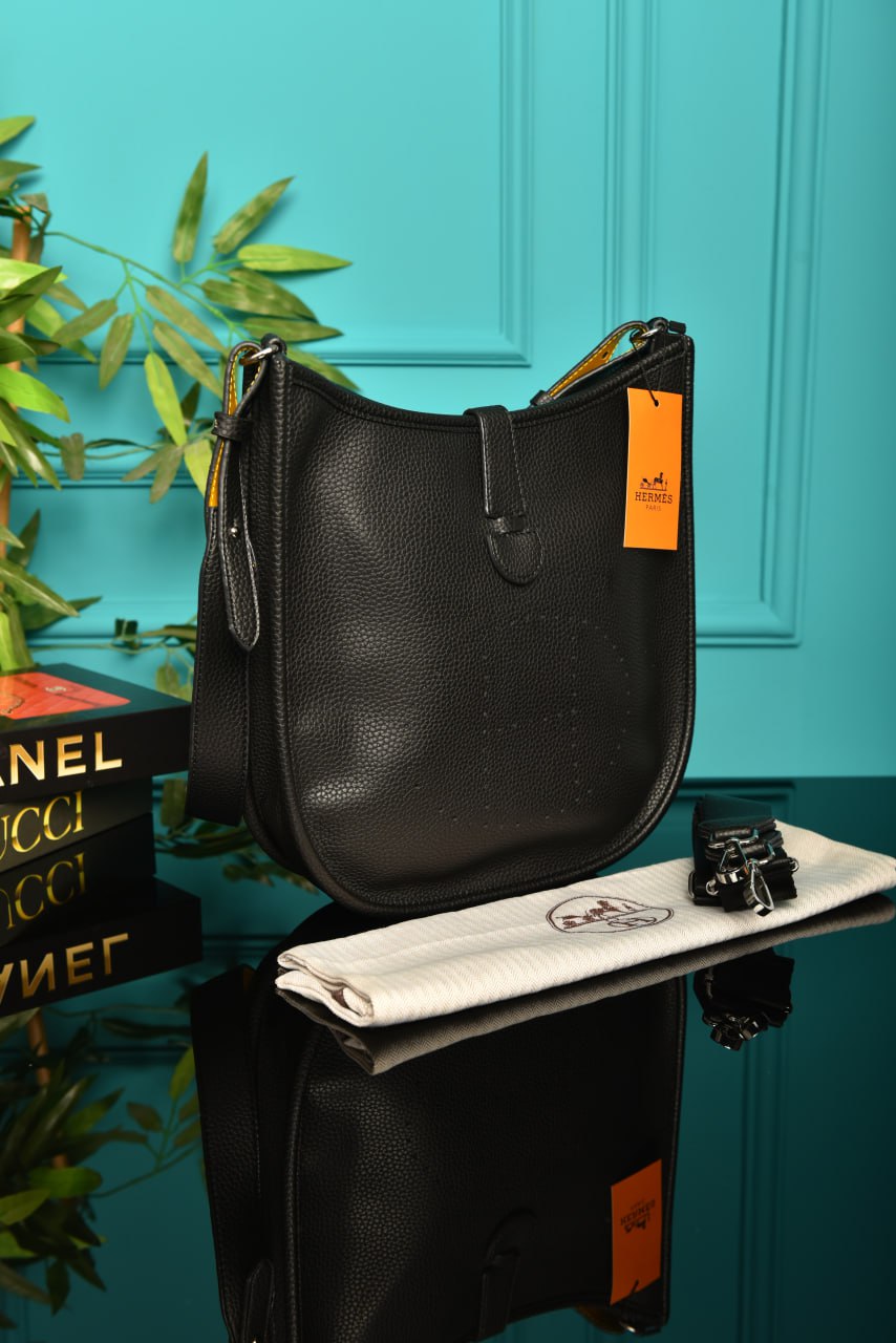 '- Evelyne Crossbody