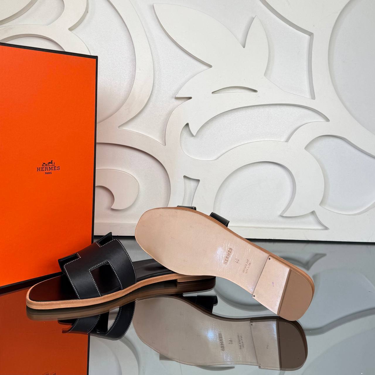 '- Oran Slippers (Black)