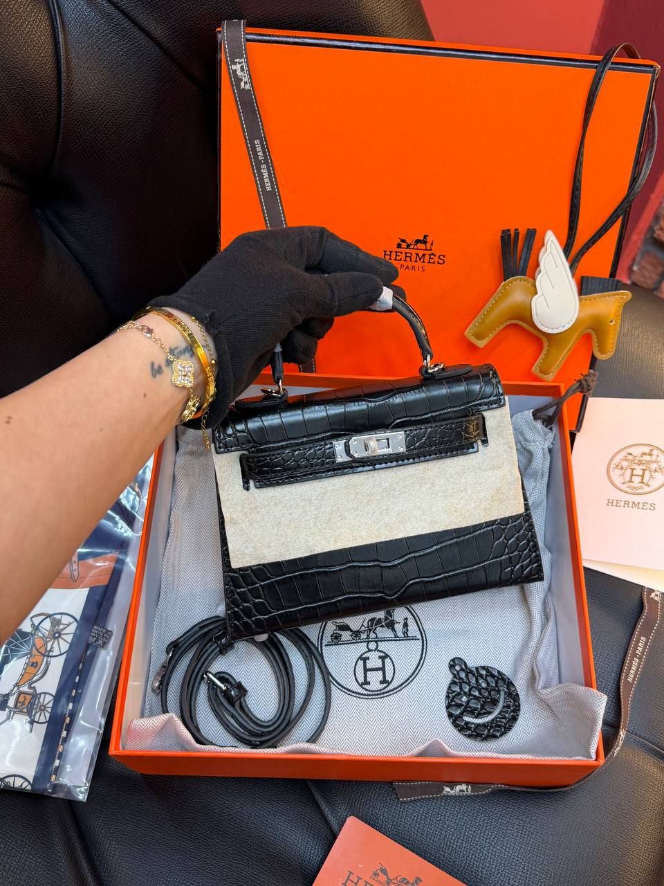 '- Kelly 19 - (Video)