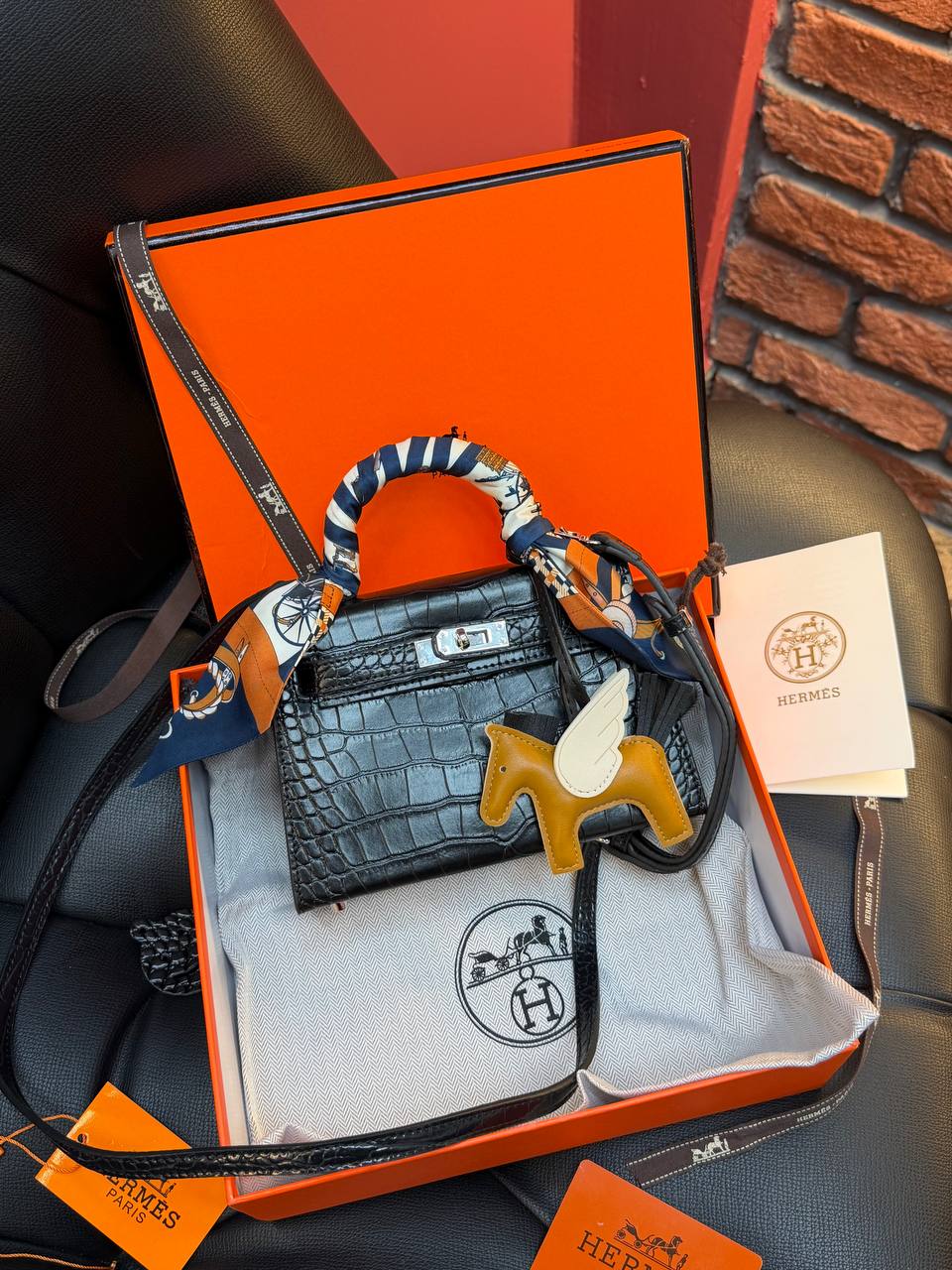 '- Kelly 19 - (Video)