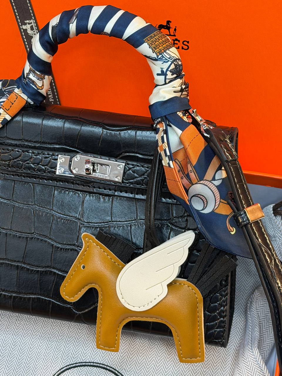 '- Kelly 19 - (Video)